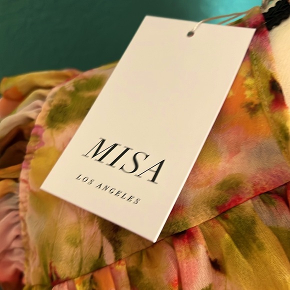NWT. Misa Flutter sleeve top. - Picture 4 of 9
